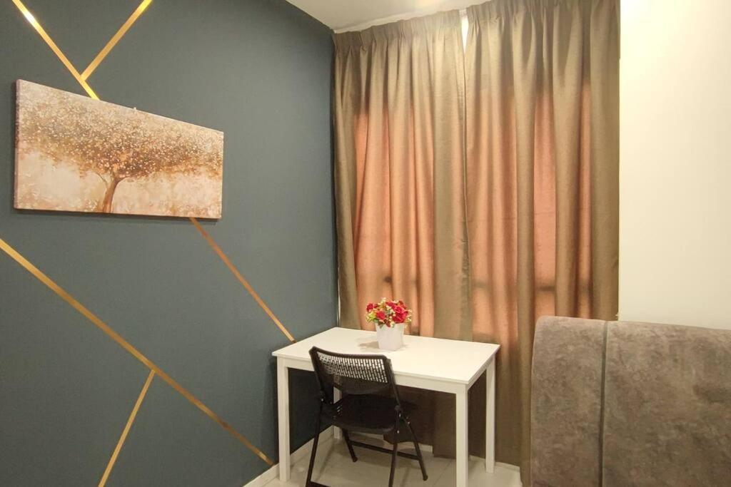 Hzb301-Selfcheck-In-Wi-Fi- Netflix- Parking- Pool-2 Bedroom- Klia, 7099 Sepang Exterior photo